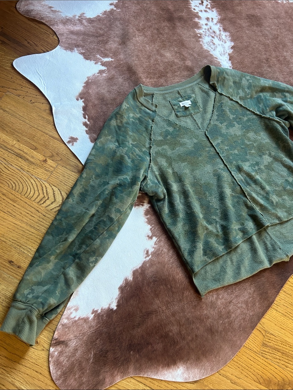 Pilcro Reworked Popover V Neck Sweatshirt - Picture 4 of 6